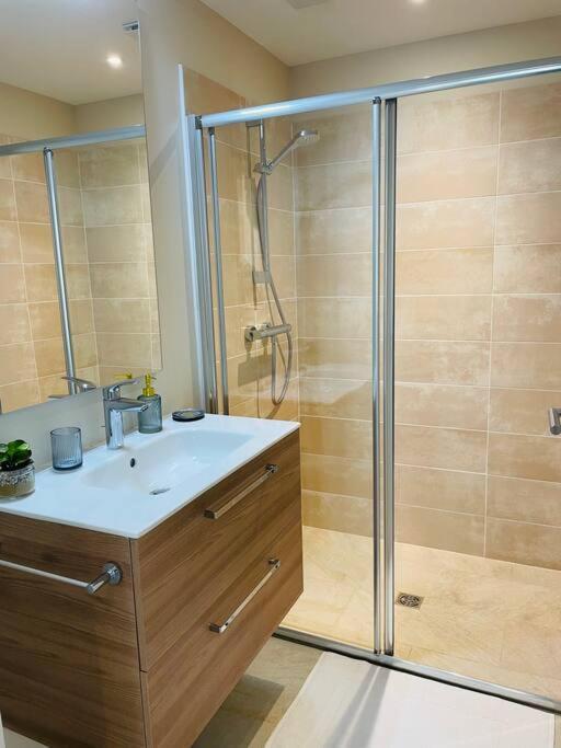 La Regate Avec Jaccuzi A 50 M Du Centre Historique Apartment Sarlat-la-Caneda Ngoại thất bức ảnh
